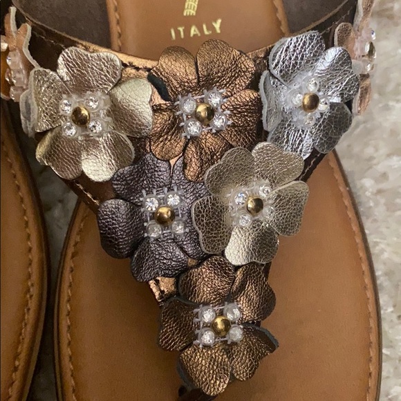 Italian Shoe Maker Floral Sandal - Picture 5 of 7